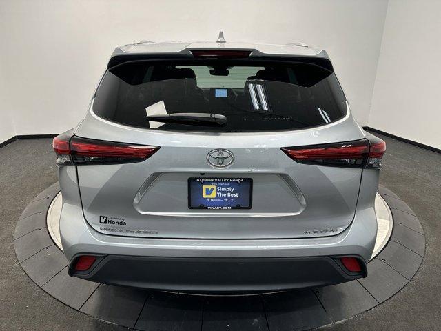 used 2022 Toyota Highlander car, priced at $43,555