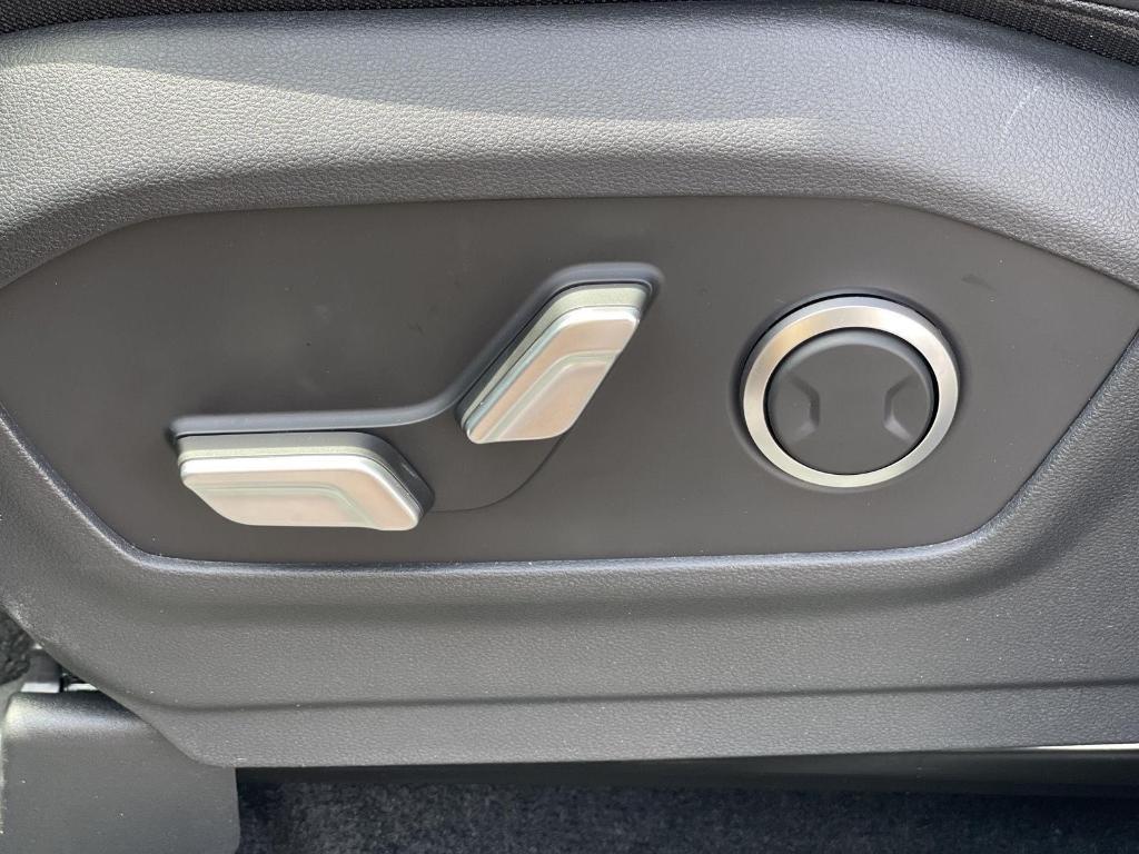 new 2025 Hyundai Santa Fe car, priced at $41,868