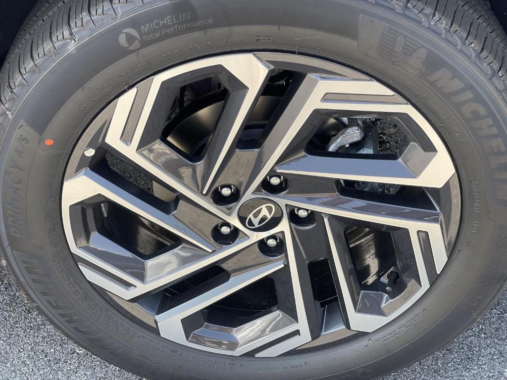 new 2026 Hyundai TUCSON Hybrid car, priced at $44,555