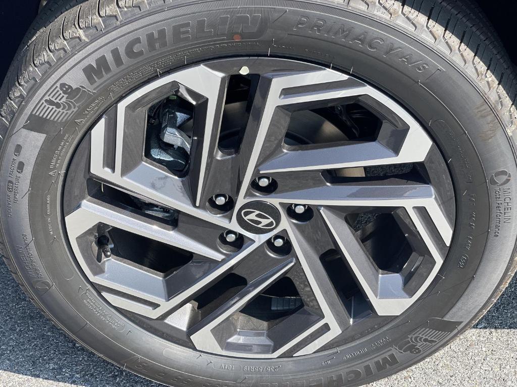 new 2026 Hyundai TUCSON Hybrid car, priced at $44,555