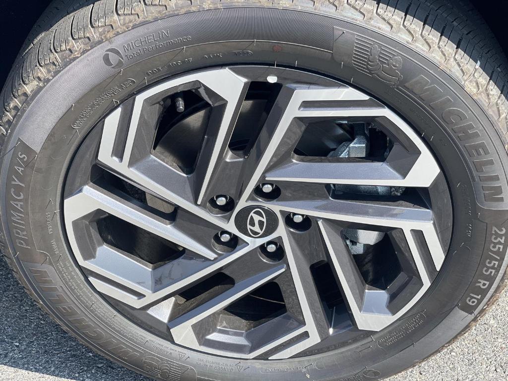 new 2026 Hyundai TUCSON Hybrid car, priced at $44,555