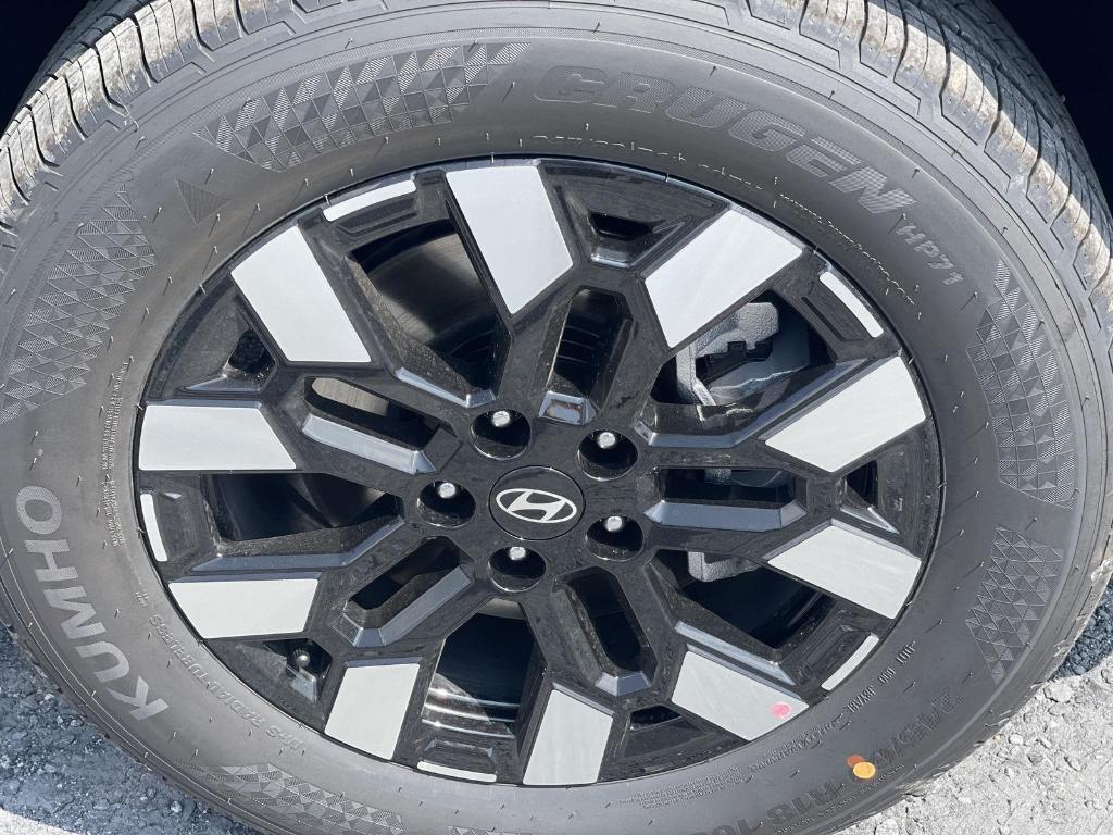 new 2026 Hyundai SANTA CRUZ car, priced at $33,425