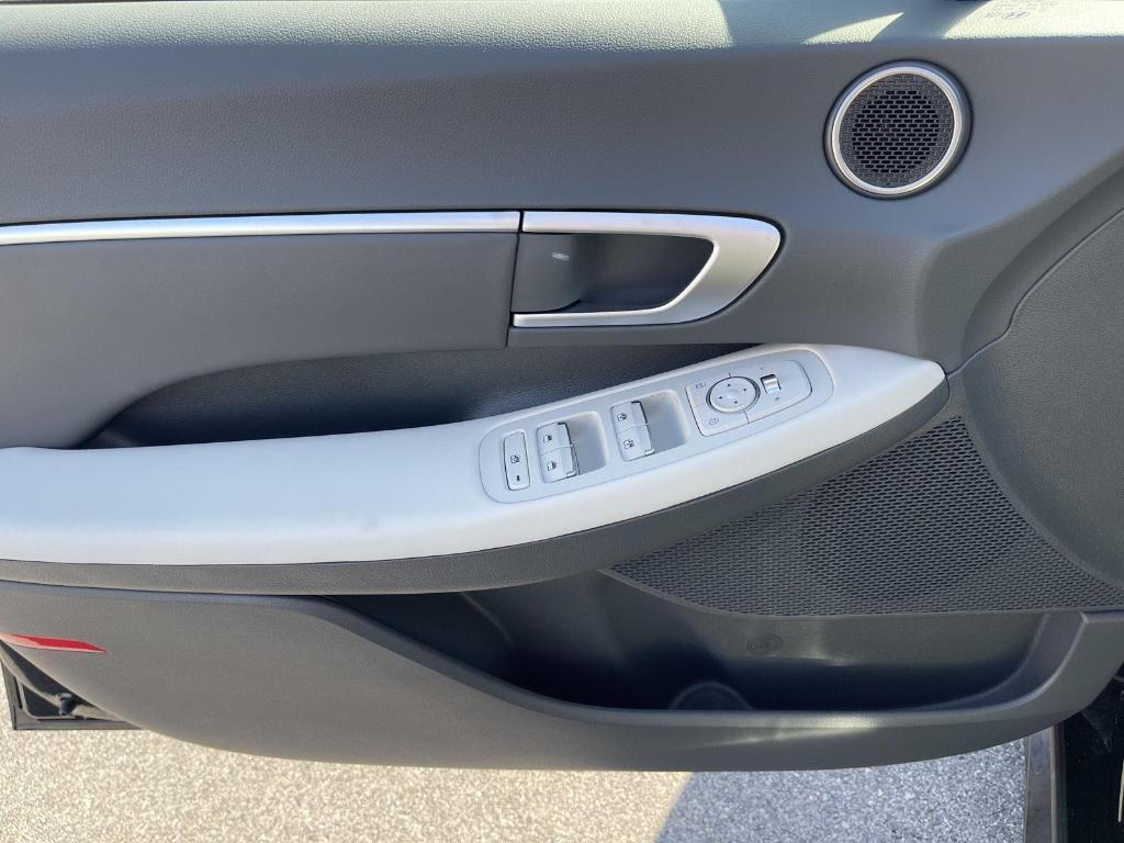 new 2025 Hyundai Sonata Hybrid car, priced at $32,290