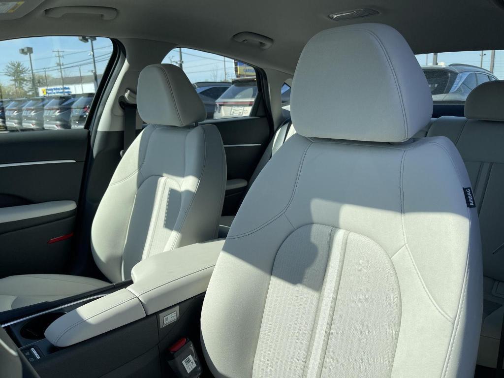 new 2025 Hyundai Sonata Hybrid car, priced at $32,290