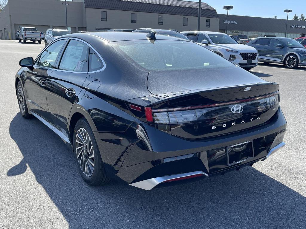 new 2025 Hyundai Sonata Hybrid car, priced at $32,290