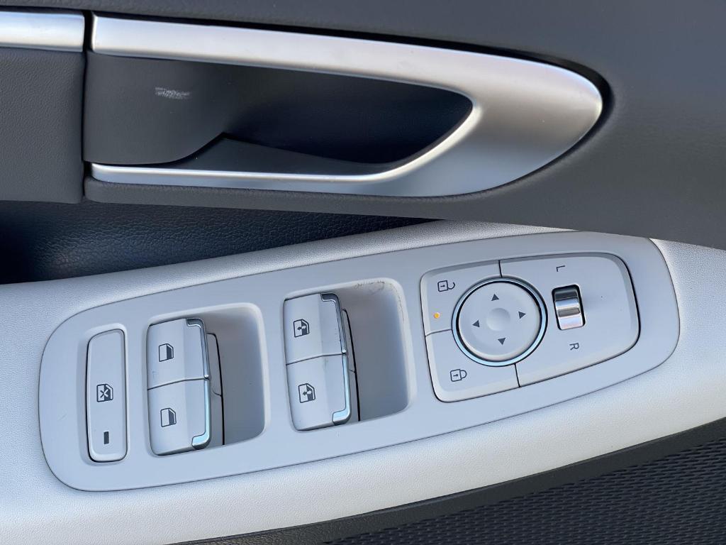 new 2025 Hyundai Sonata Hybrid car, priced at $32,290