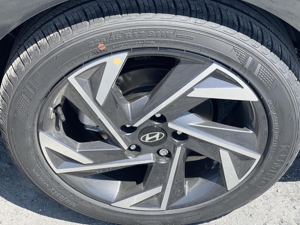 new 2025 Hyundai Elantra car, priced at $24,352