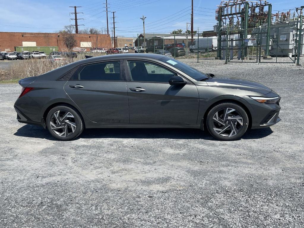 new 2025 Hyundai Elantra car, priced at $24,352