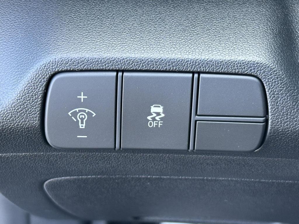 new 2025 Hyundai Elantra car, priced at $24,453