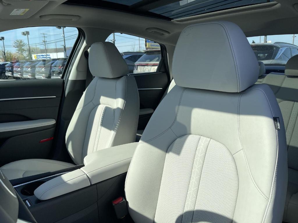 new 2025 Hyundai Sonata Hybrid car, priced at $38,705
