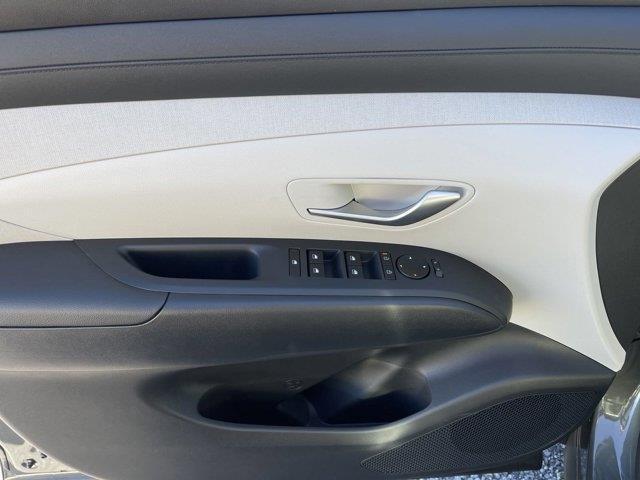 new 2025 Hyundai TUCSON Hybrid car, priced at $37,451