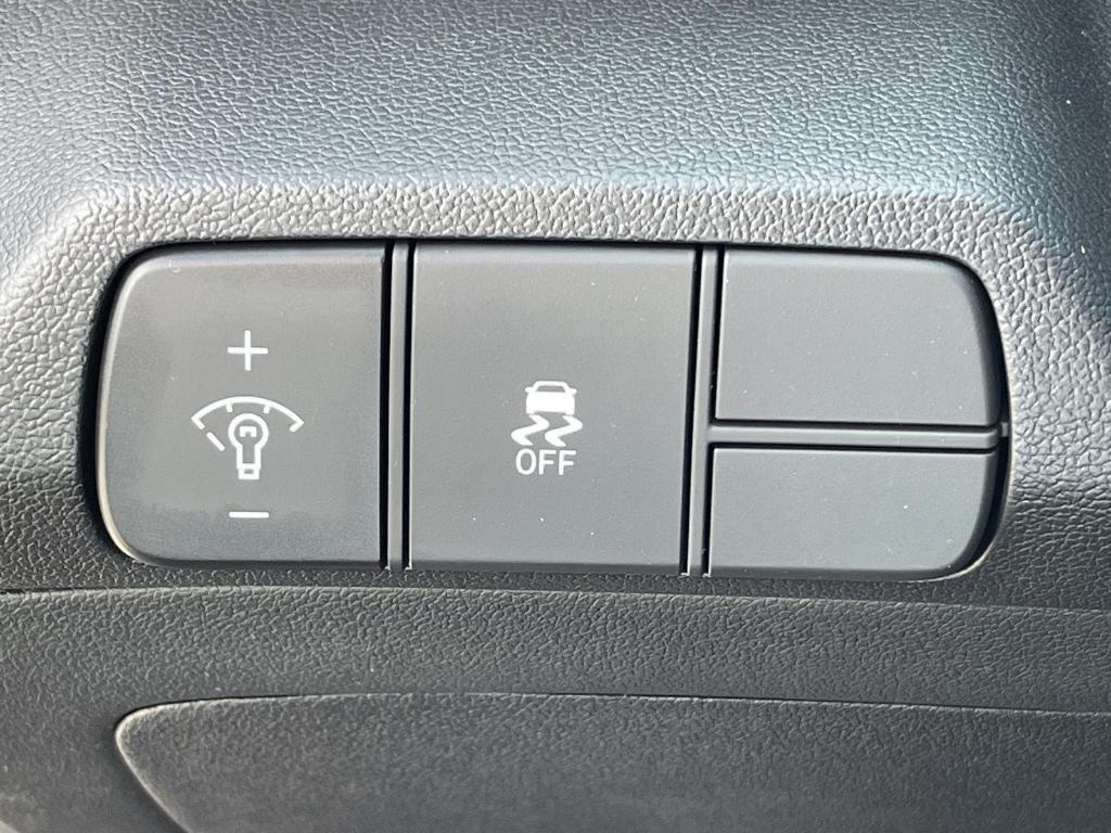 new 2025 Hyundai Elantra car, priced at $26,897