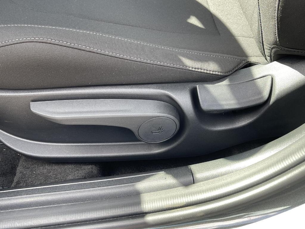 new 2025 Hyundai Elantra car, priced at $26,897