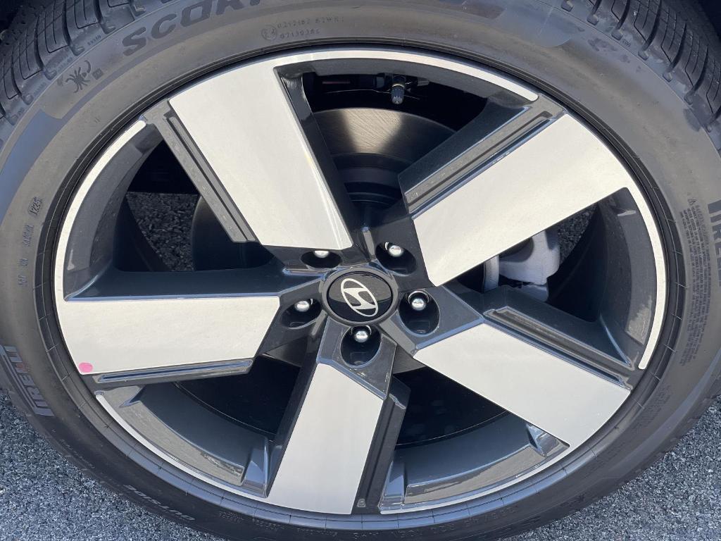 new 2025 Hyundai SANTA FE HEV car, priced at $47,768