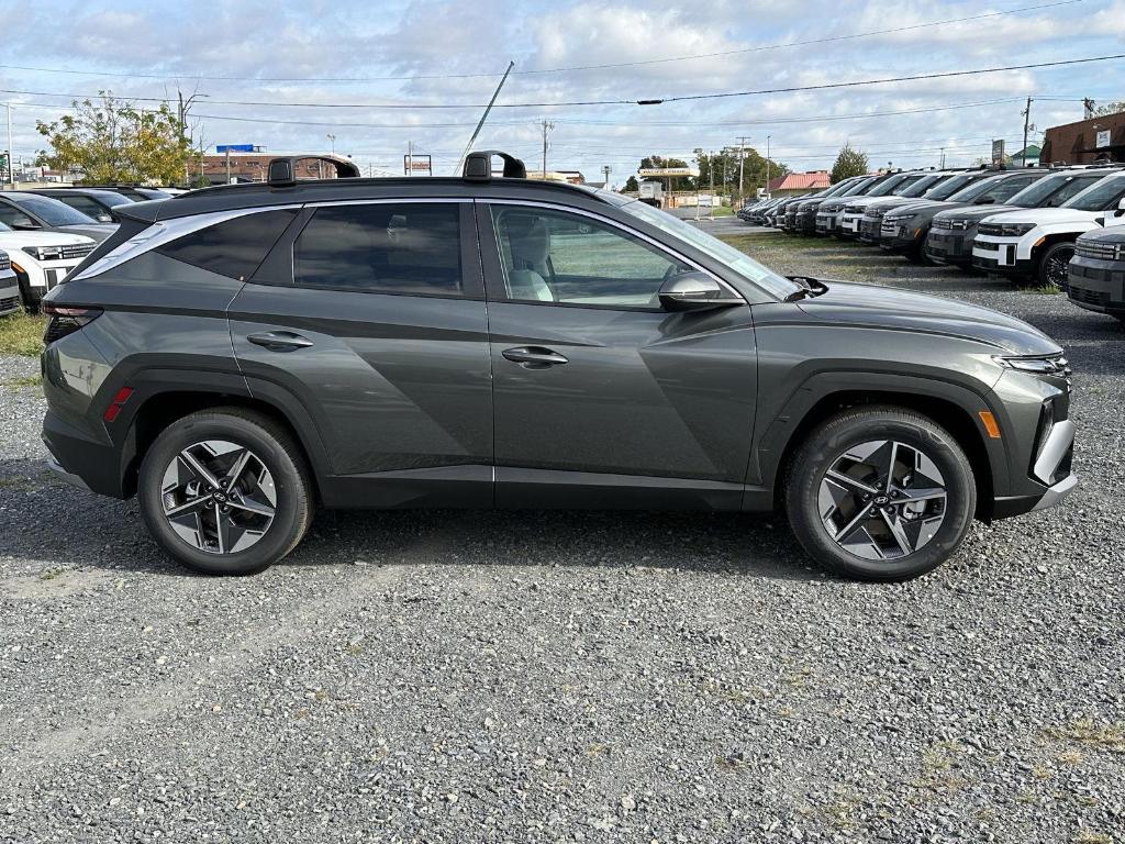 new 2025 Hyundai TUCSON Hybrid car, priced at $38,215