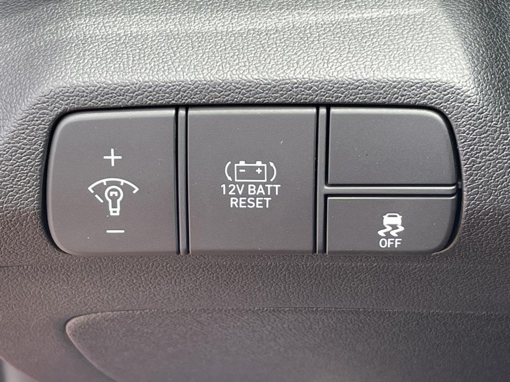 new 2025 Hyundai ELANTRA HEV car, priced at $29,120