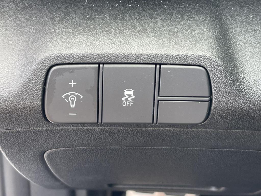 new 2025 Hyundai Elantra car, priced at $24,826