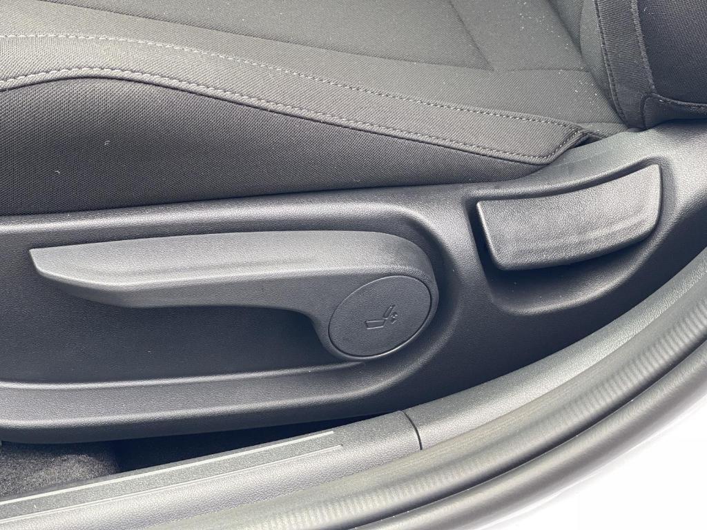 new 2025 Hyundai Elantra car, priced at $24,826