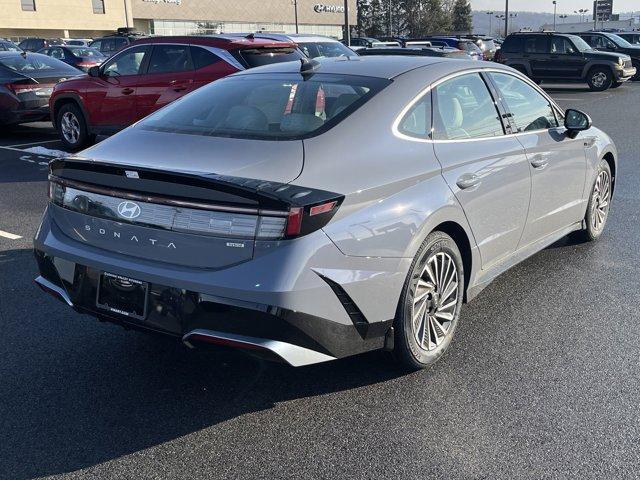 new 2025 Hyundai Sonata Hybrid car, priced at $32,925