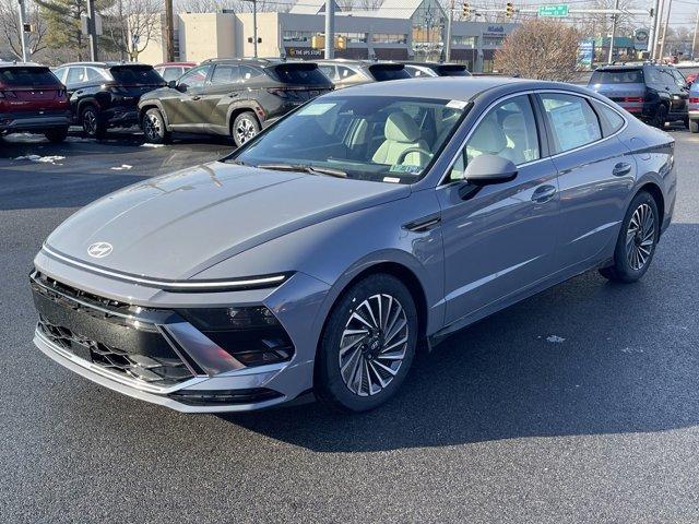 new 2025 Hyundai Sonata Hybrid car, priced at $32,925