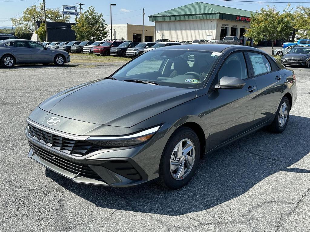 new 2025 Hyundai Elantra car, priced at $23,162