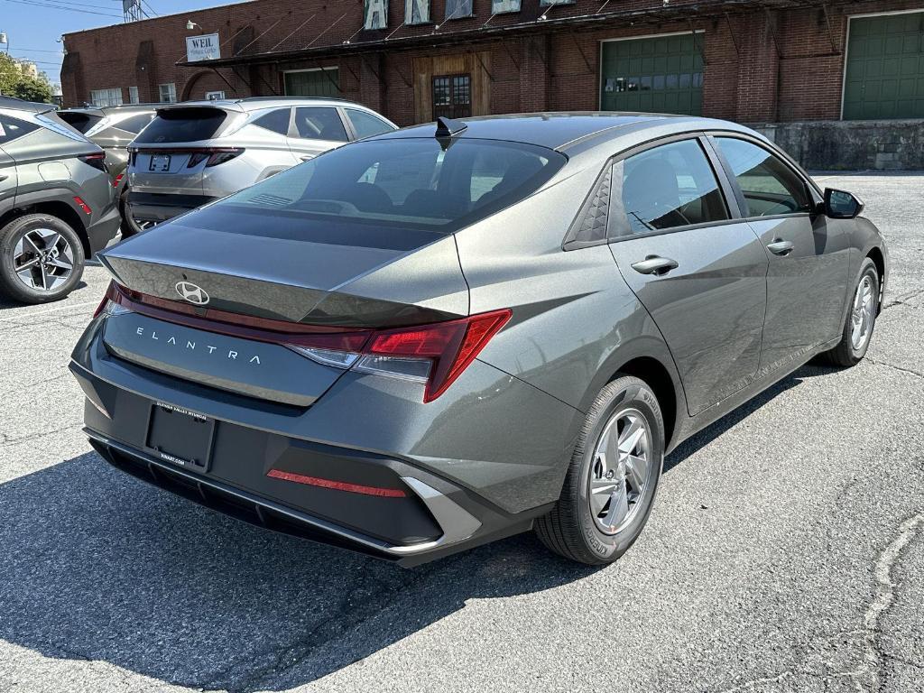 new 2025 Hyundai Elantra car, priced at $23,162