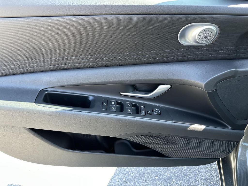 new 2025 Hyundai Elantra car, priced at $23,162