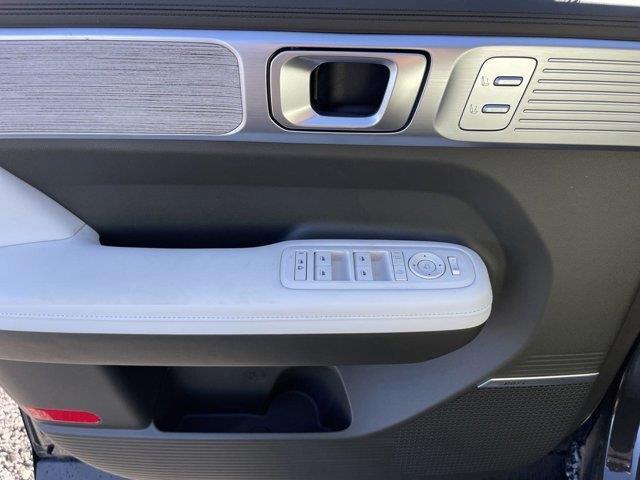new 2025 Hyundai SANTA FE HEV car, priced at $50,700