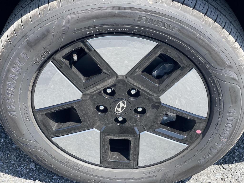 new 2026 Hyundai SANTA FE HEV car, priced at $39,603