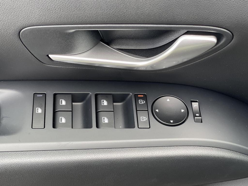 new 2025 Hyundai Tucson car, priced at $33,246