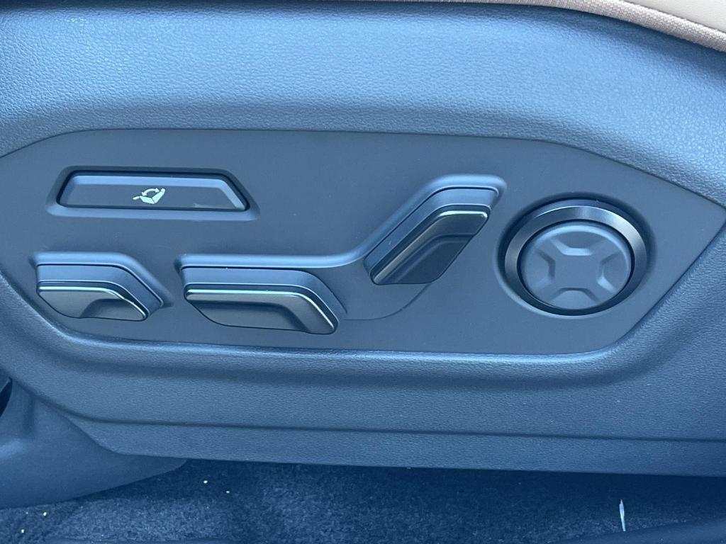 new 2026 Hyundai SANTA FE HEV car, priced at $52,156