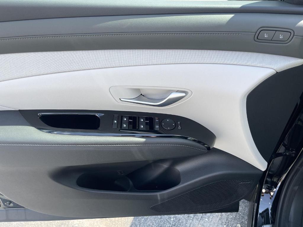 new 2025 Hyundai TUCSON Hybrid car, priced at $42,468