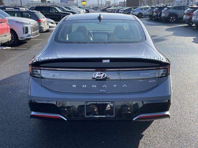 new 2025 Hyundai Sonata Hybrid car, priced at $32,905