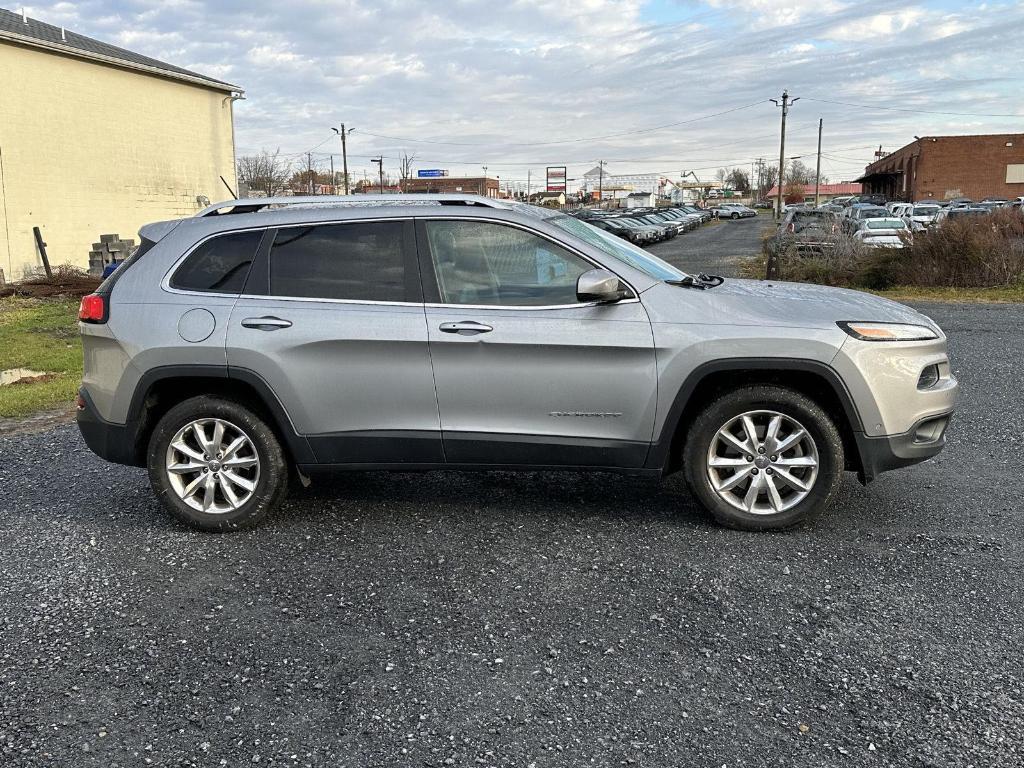 used 2015 Jeep Cherokee car, priced at $12,995