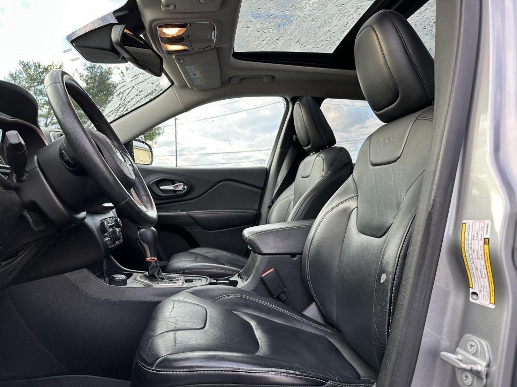 used 2015 Jeep Cherokee car, priced at $12,995