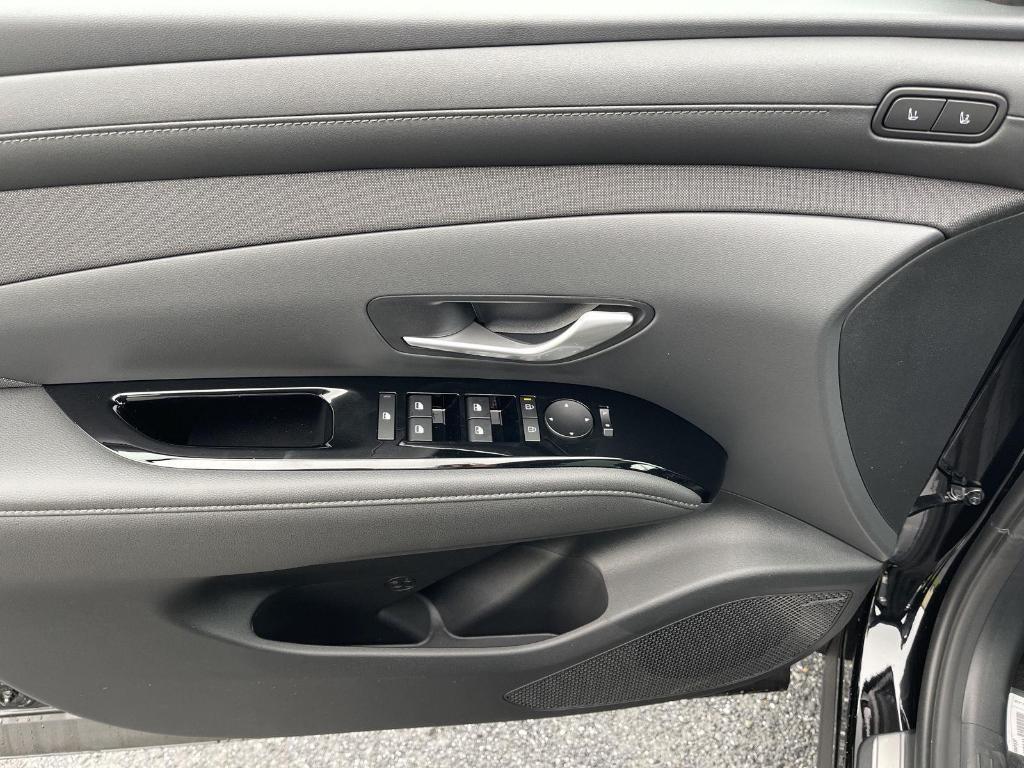 new 2025 Hyundai TUCSON Hybrid car, priced at $42,408