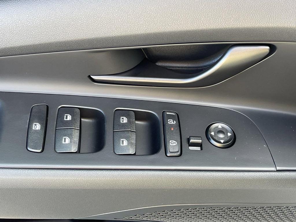 new 2025 Hyundai Elantra car, priced at $24,781