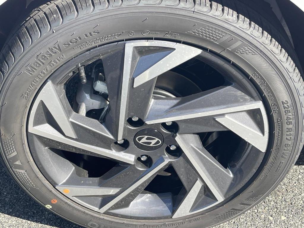 new 2025 Hyundai Elantra car, priced at $24,781