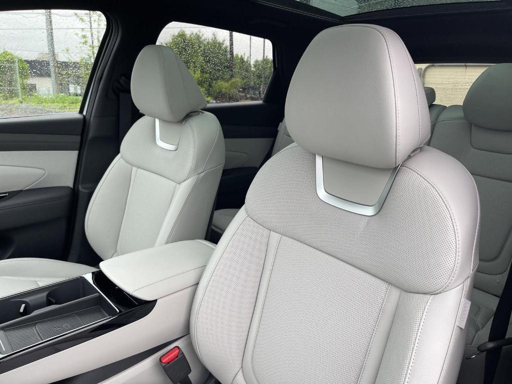 new 2026 Hyundai TUCSON Hybrid car, priced at $44,980