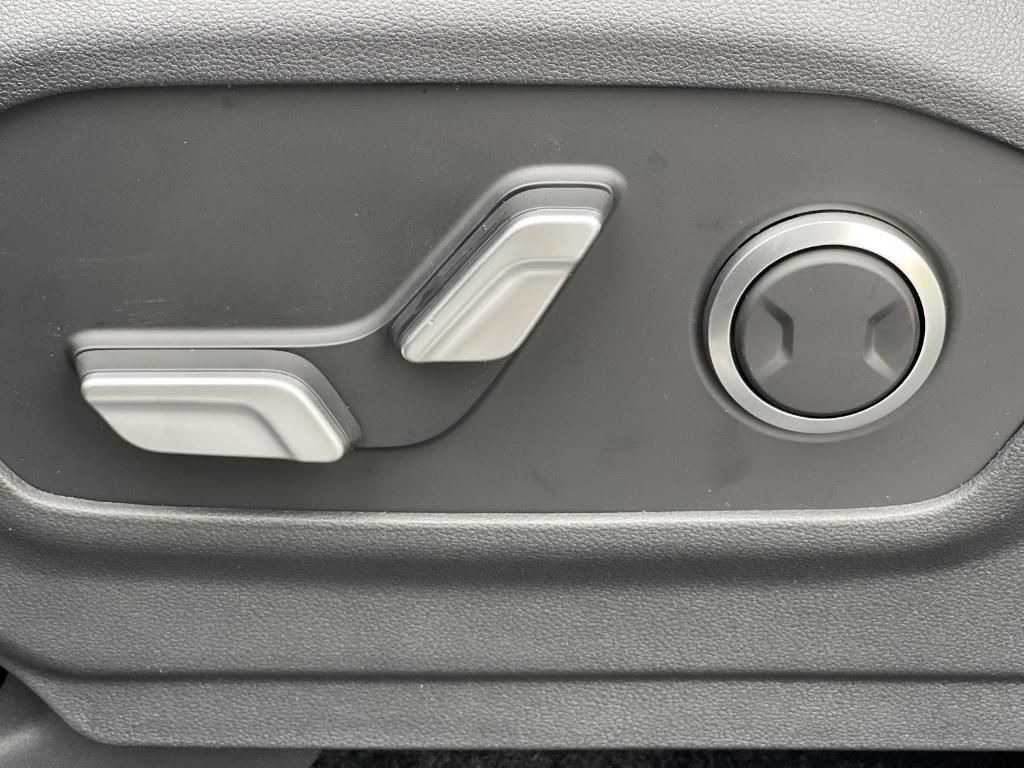 new 2025 Hyundai Santa Fe car, priced at $39,587