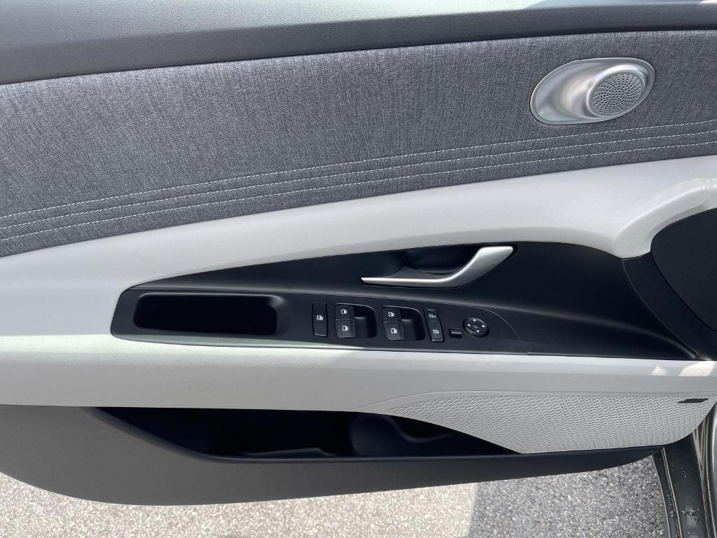 new 2025 Hyundai Elantra car, priced at $27,867