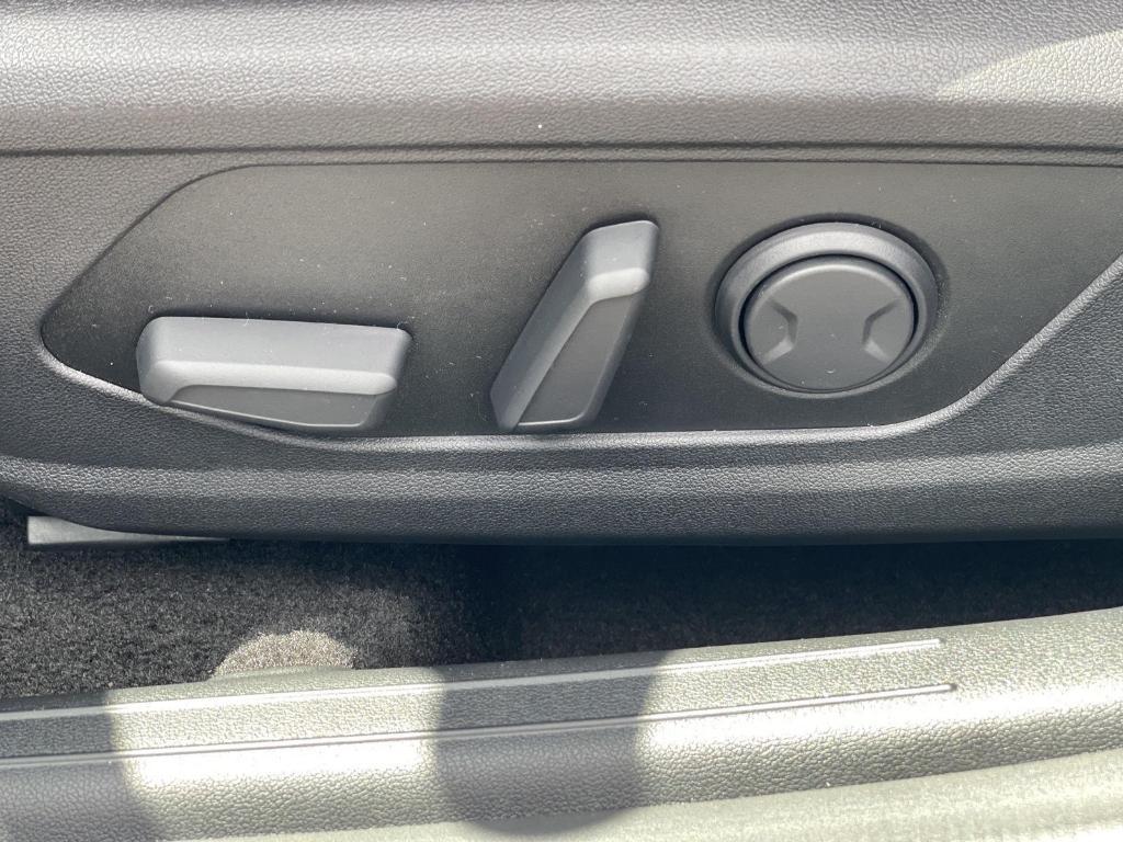 new 2025 Hyundai Elantra car, priced at $27,867