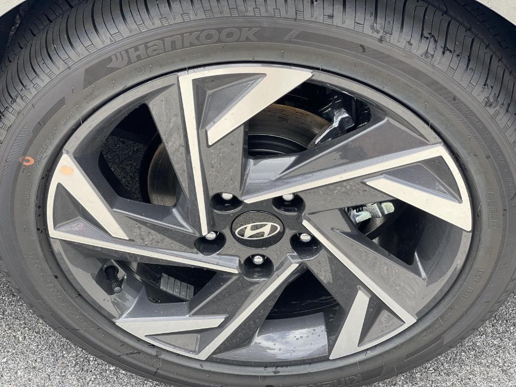 new 2025 Hyundai Elantra car, priced at $27,867