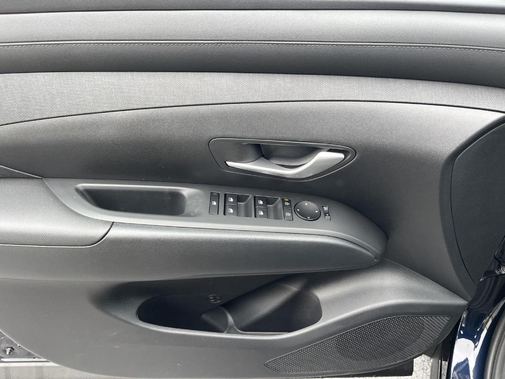 new 2025 Hyundai TUCSON Hybrid car, priced at $38,014