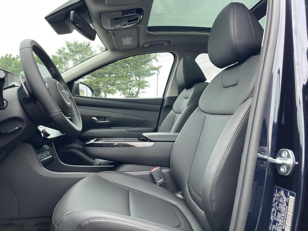 new 2025 Hyundai TUCSON Hybrid car, priced at $38,014