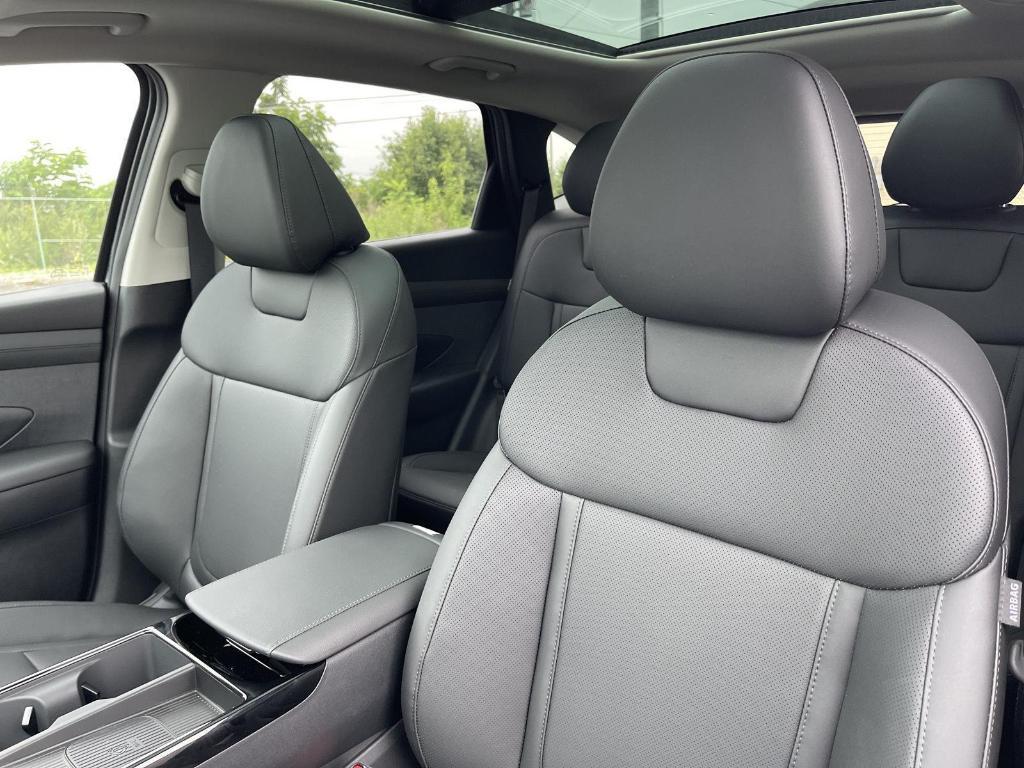 new 2025 Hyundai TUCSON Hybrid car, priced at $38,014