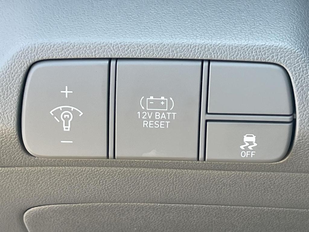 new 2025 Hyundai ELANTRA HEV car, priced at $26,697