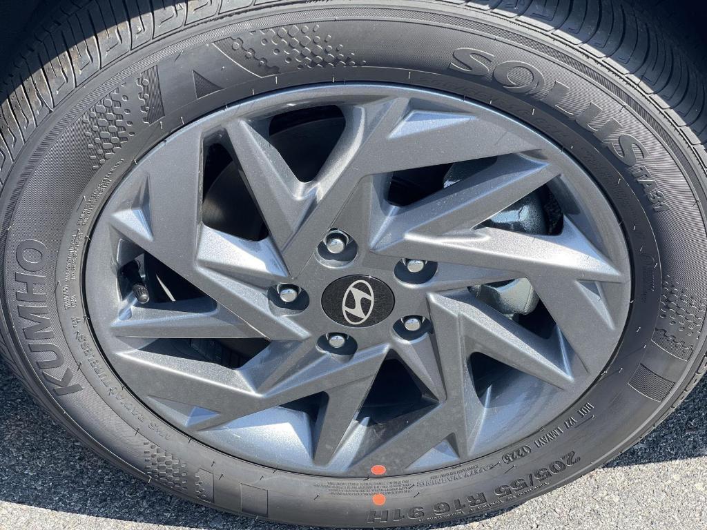 new 2025 Hyundai ELANTRA HEV car, priced at $26,697