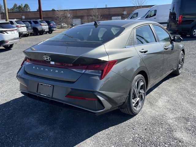 new 2025 Hyundai Elantra car, priced at $27,460