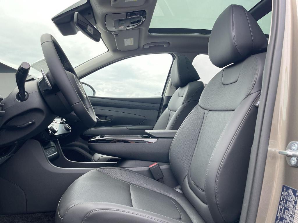 new 2025 Hyundai TUCSON Hybrid car, priced at $37,975
